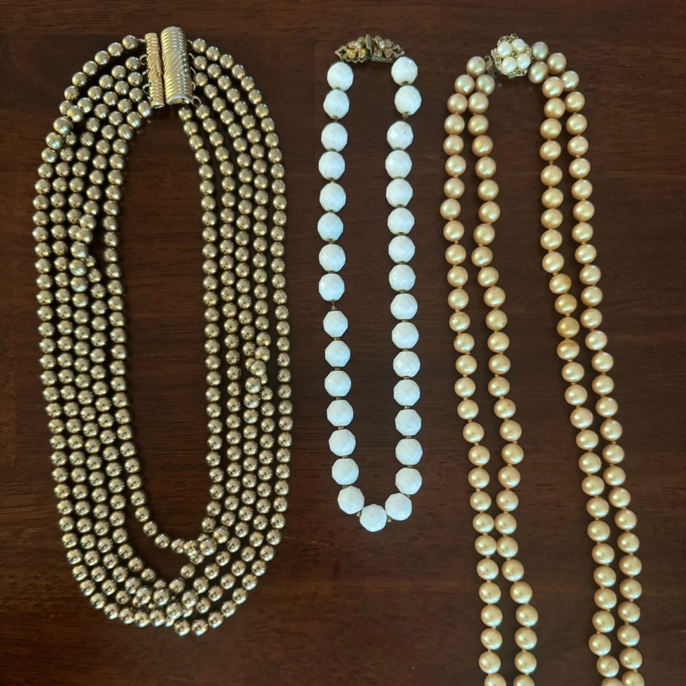 Set of 3 vintage necklaces with beautiful antique hook